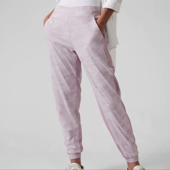 Athleta Brooklyn Lined Joggers In Camo Lux Shasta Purple sz 12 #E1